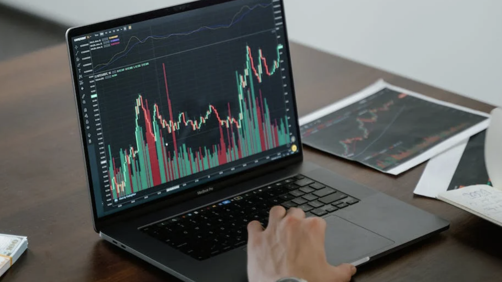 Saham Publik vs Private di Luar Negeri: Wajib Pajak Indonesia Perlu Tahu Ini!