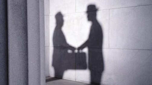 Pajak untuk Pedagang Kecil: Klarifikasi Rumor dan Upaya Pemerintah Mengendalikan Shadow Economy